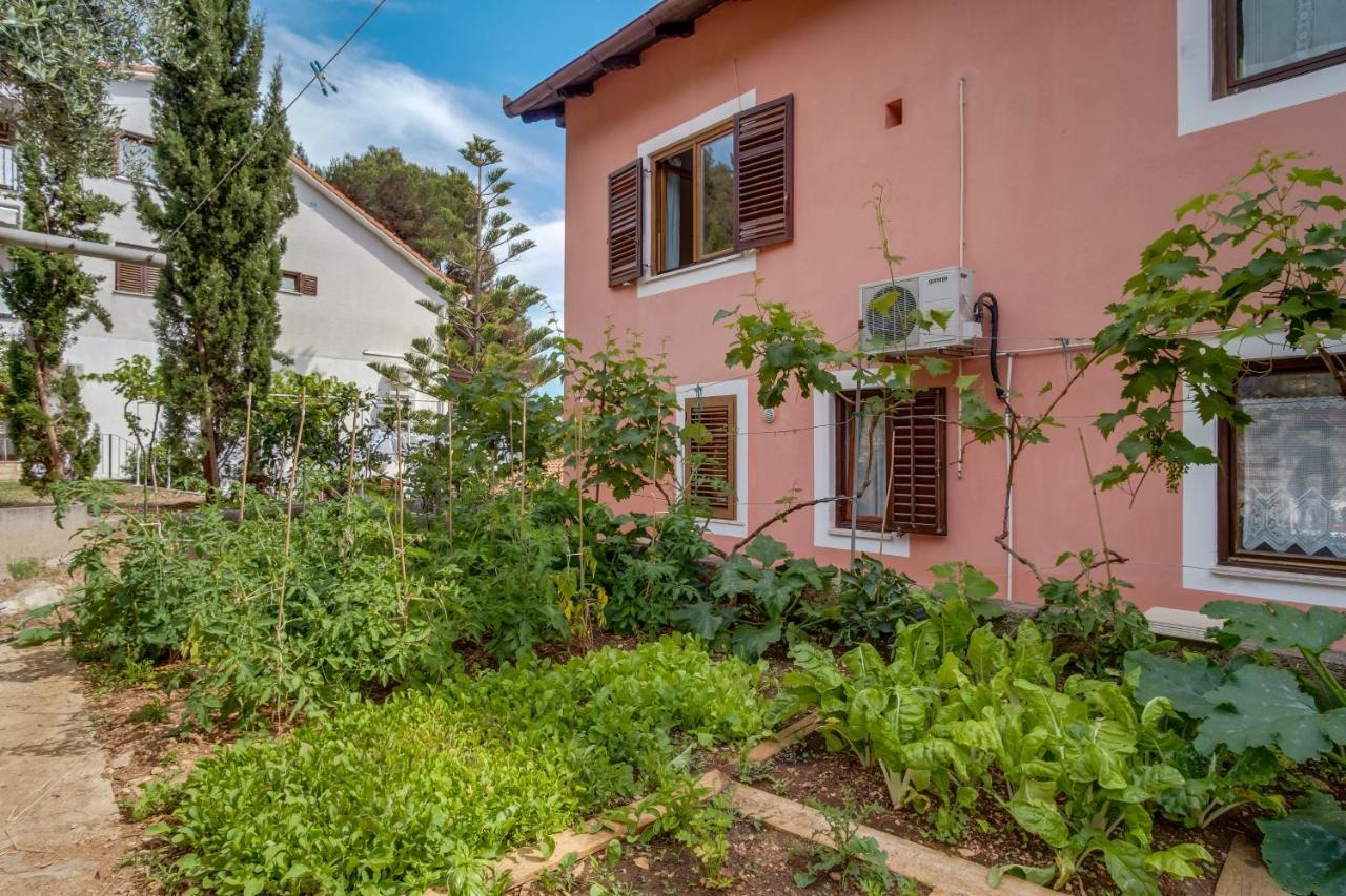 Apartments Villa Julija Mali Lošinj Buitenkant foto