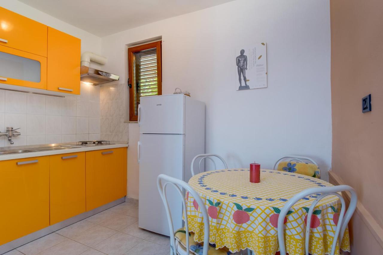 Apartments Villa Julija Mali Lošinj Buitenkant foto