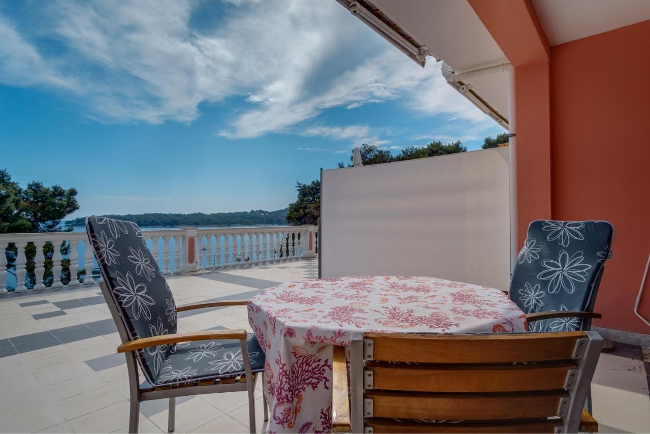 Apartments Villa Julija Mali Lošinj Buitenkant foto