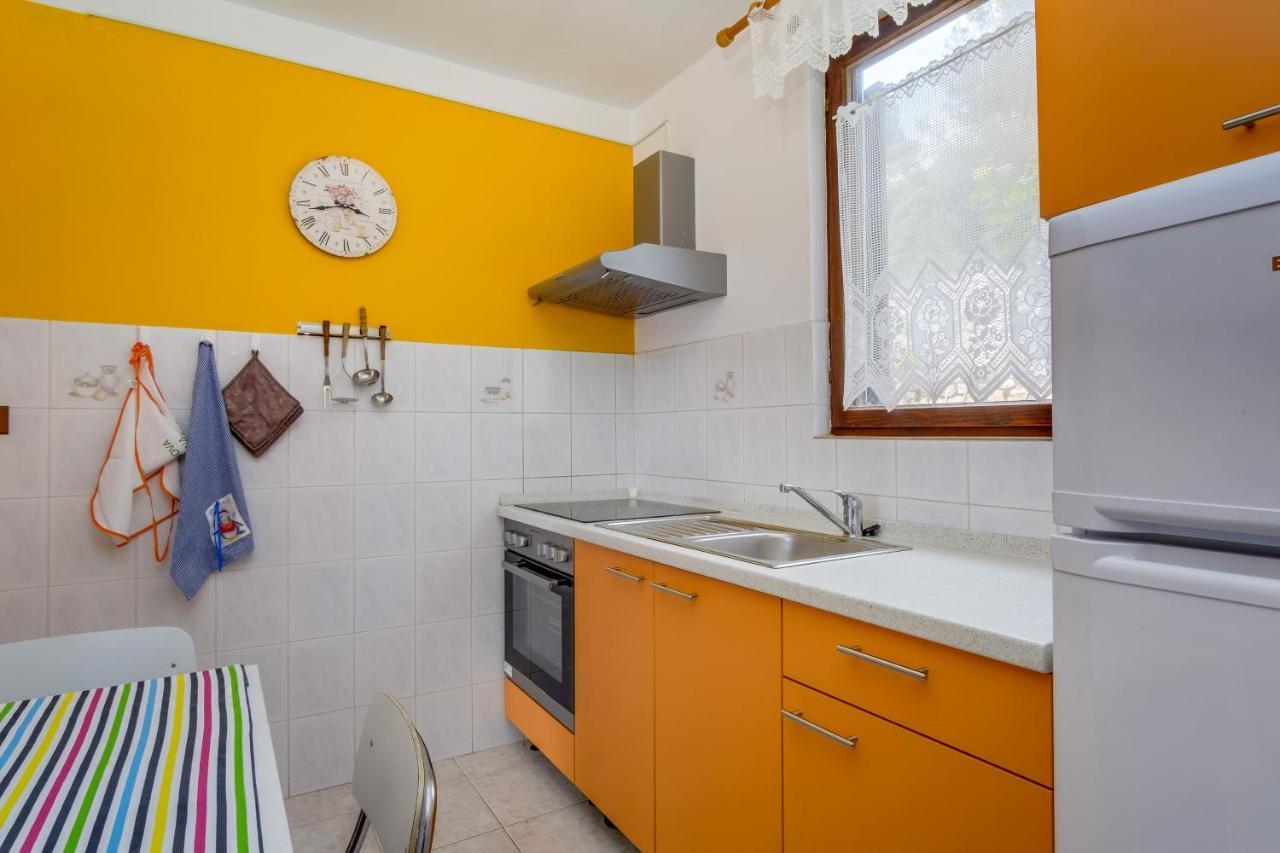 Apartments Villa Julija Mali Lošinj Buitenkant foto
