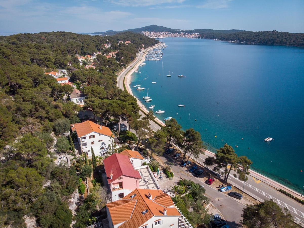Apartments Villa Julija Mali Lošinj Buitenkant foto