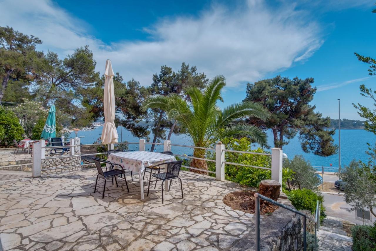 Apartments Villa Julija Mali Lošinj Buitenkant foto