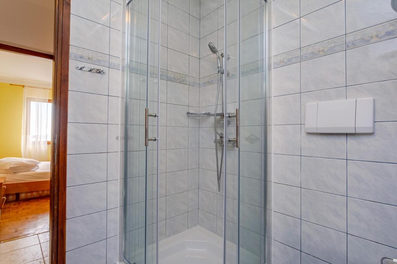 Apartments Villa Julija Mali Lošinj Buitenkant foto
