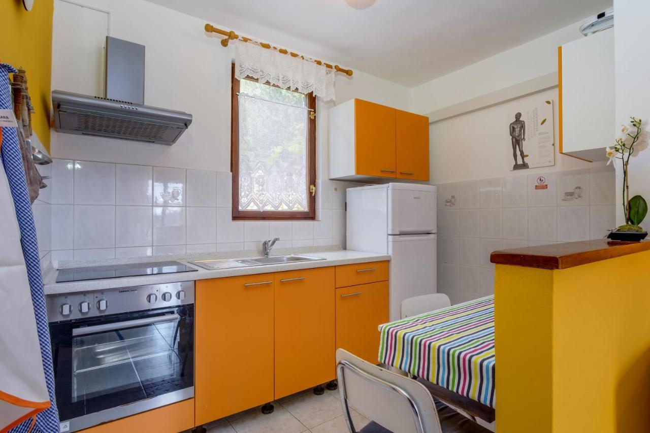 Apartments Villa Julija Mali Lošinj Buitenkant foto