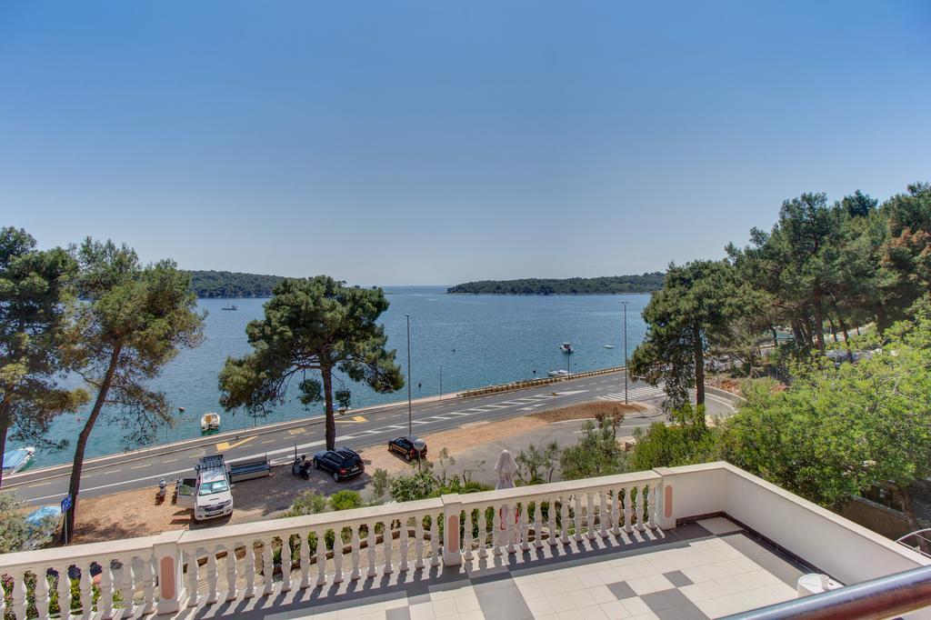 Apartments Villa Julija Mali Lošinj Kamer foto