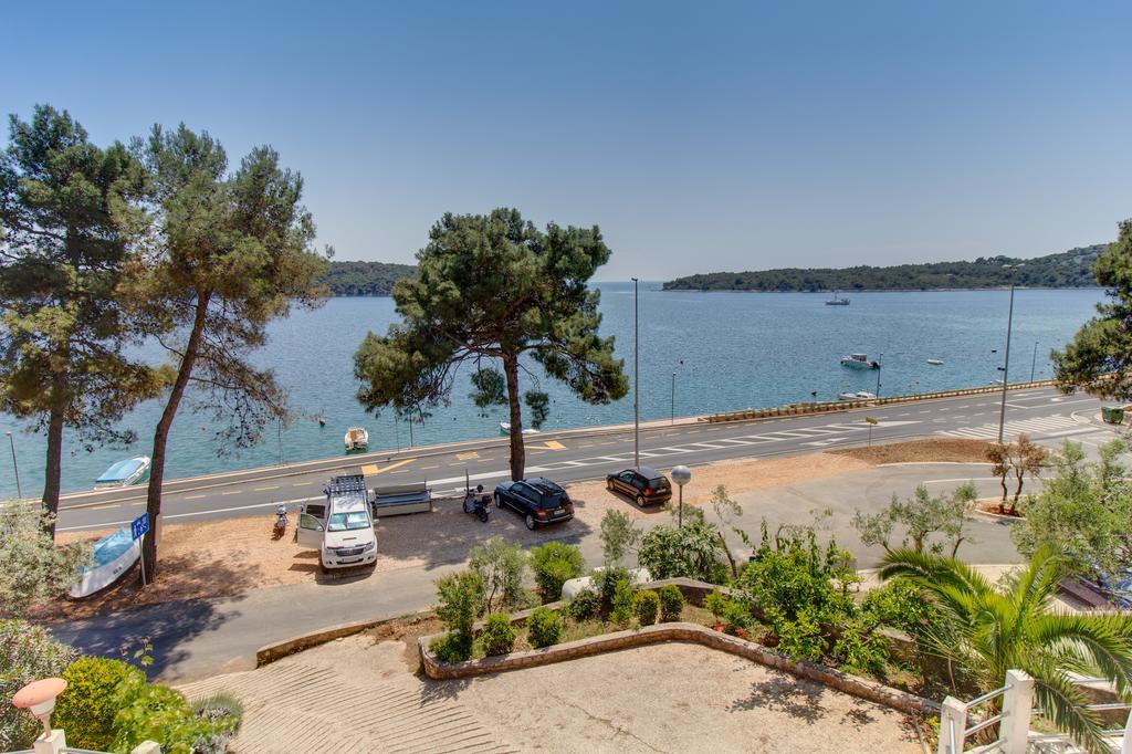 Apartments Villa Julija Mali Lošinj Buitenkant foto