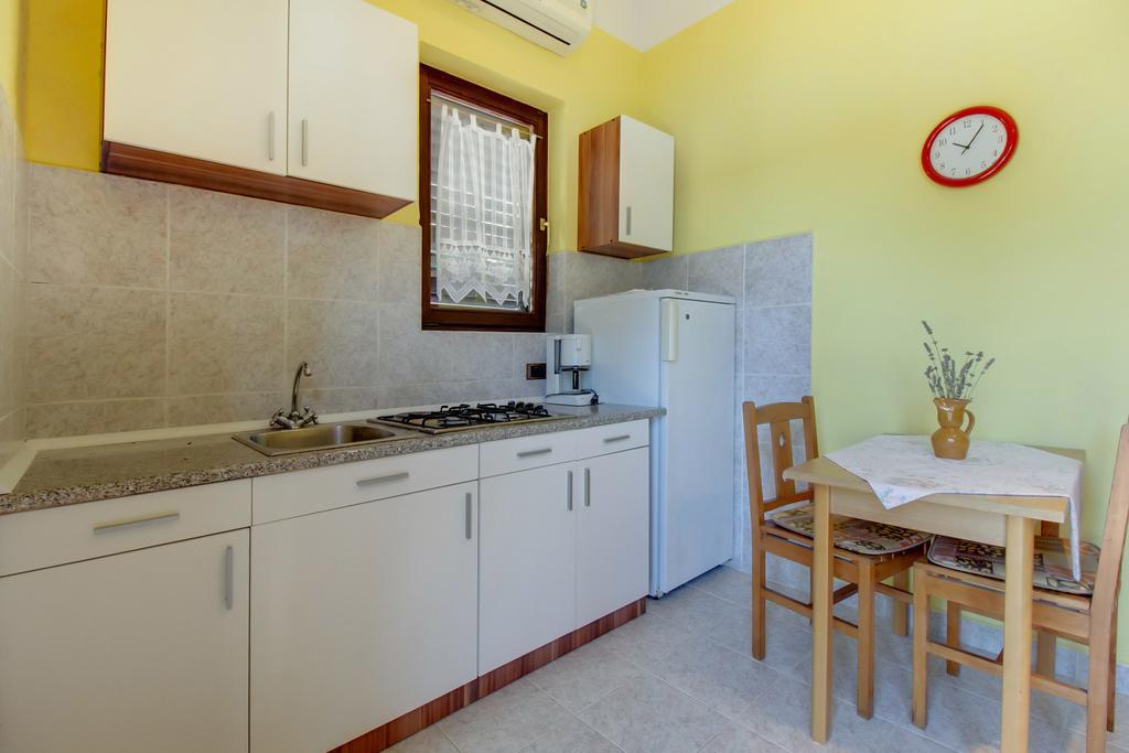 Apartments Villa Julija Mali Lošinj Kamer foto