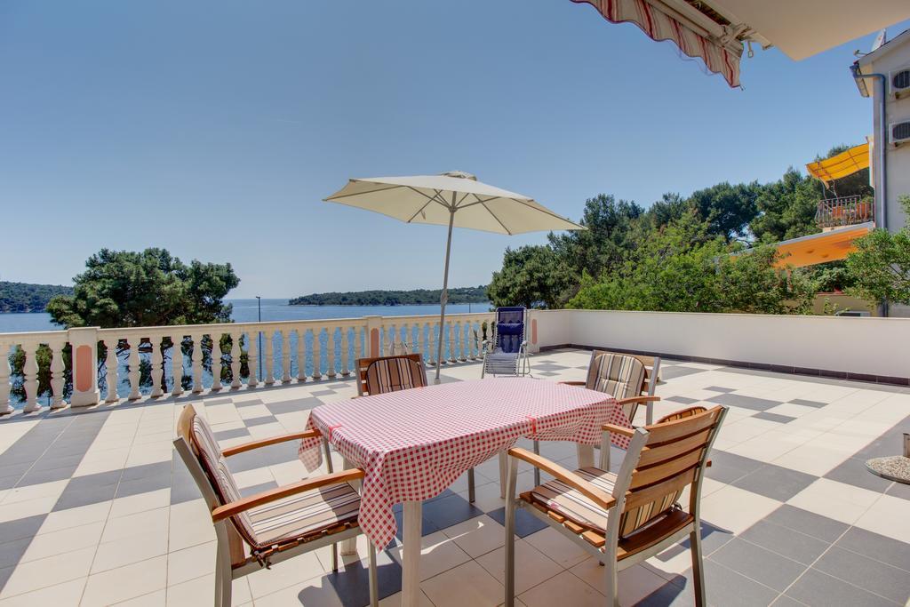 Apartments Villa Julija Mali Lošinj Kamer foto