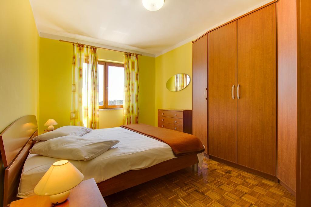 Apartments Villa Julija Mali Lošinj Kamer foto