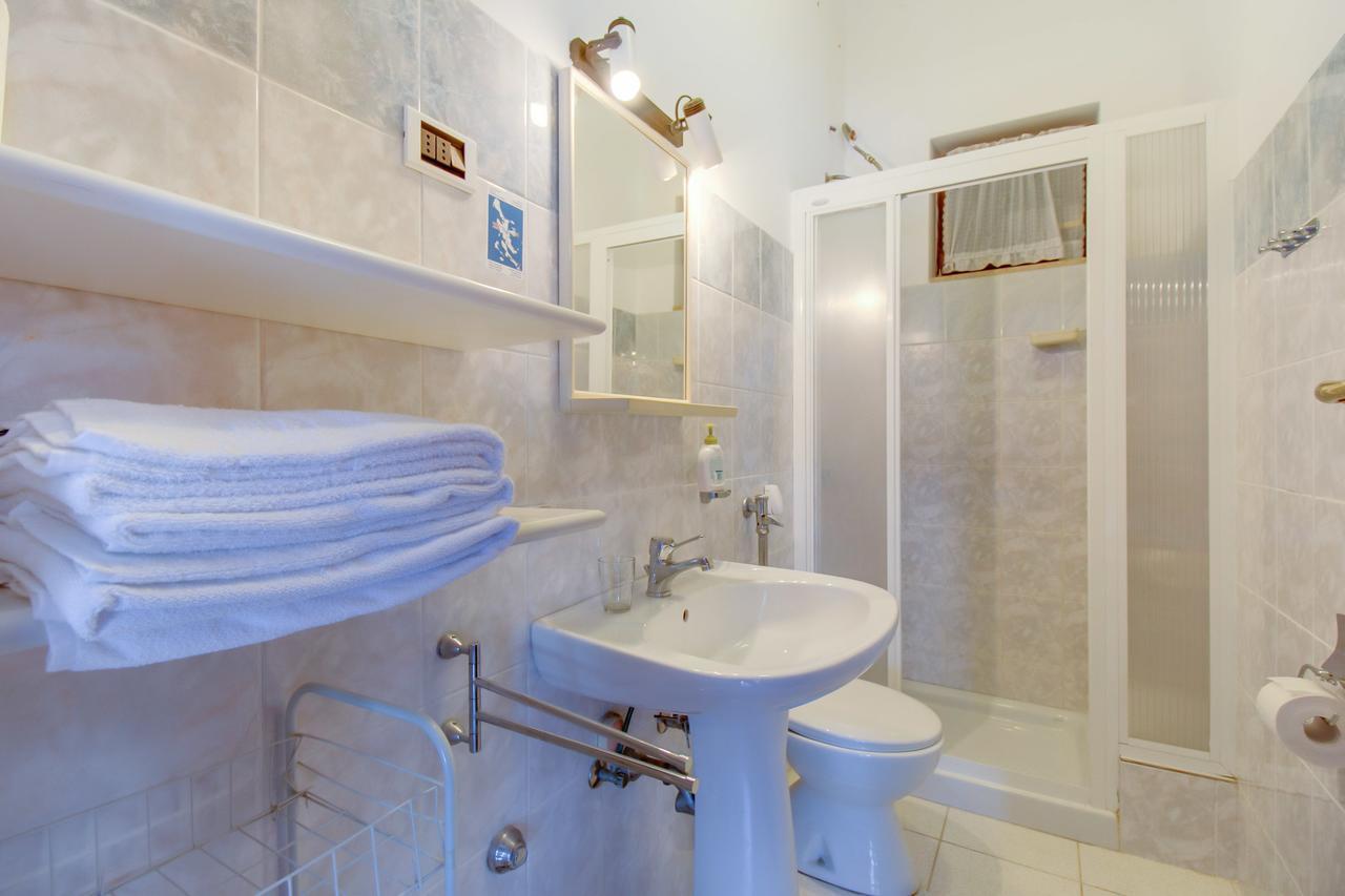 Apartments Villa Julija Mali Lošinj Buitenkant foto